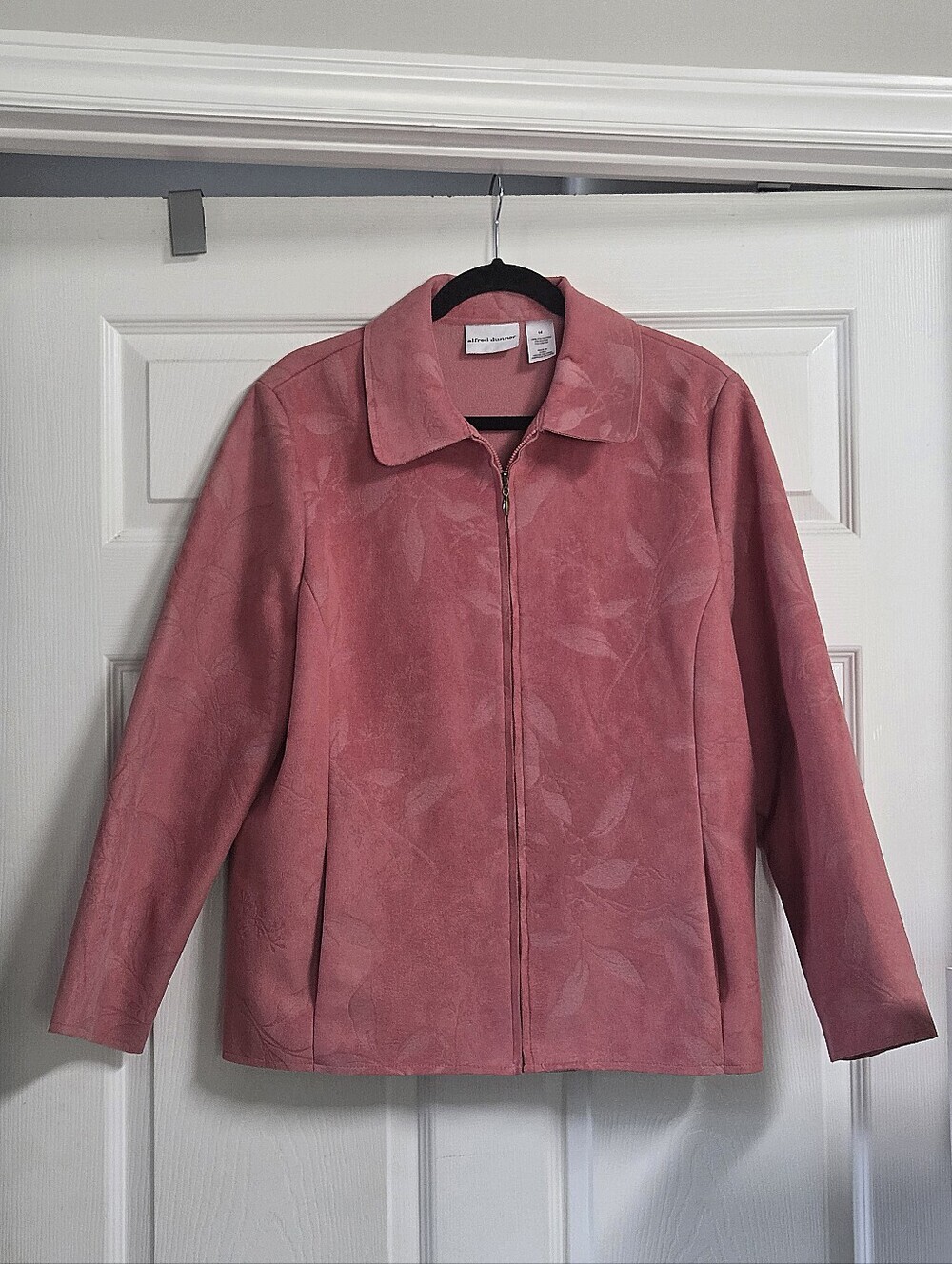 Women's Alfred Dunner EUC Pink Suede Floral Embossed Zip Up Jacket Size 14